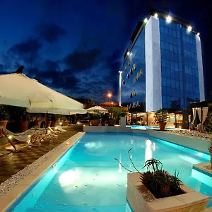 https://bellambriana-hotel.it-romehotels.com